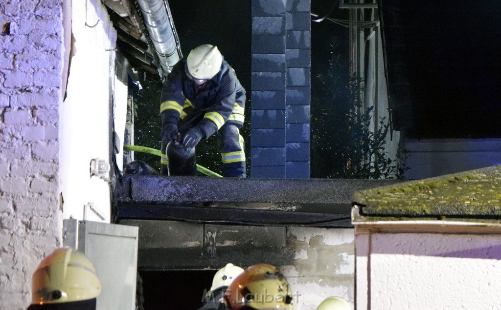 Feuer 2 Koeln Porz Langel Hinter der Kirche P088.JPG - Miklos Laubert